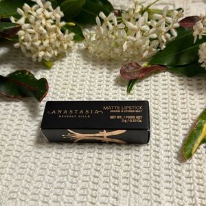 Anastasia Beverly Hills Matte Lipstick Sugar Plum Net Weight 3 g/0.10 oz. New